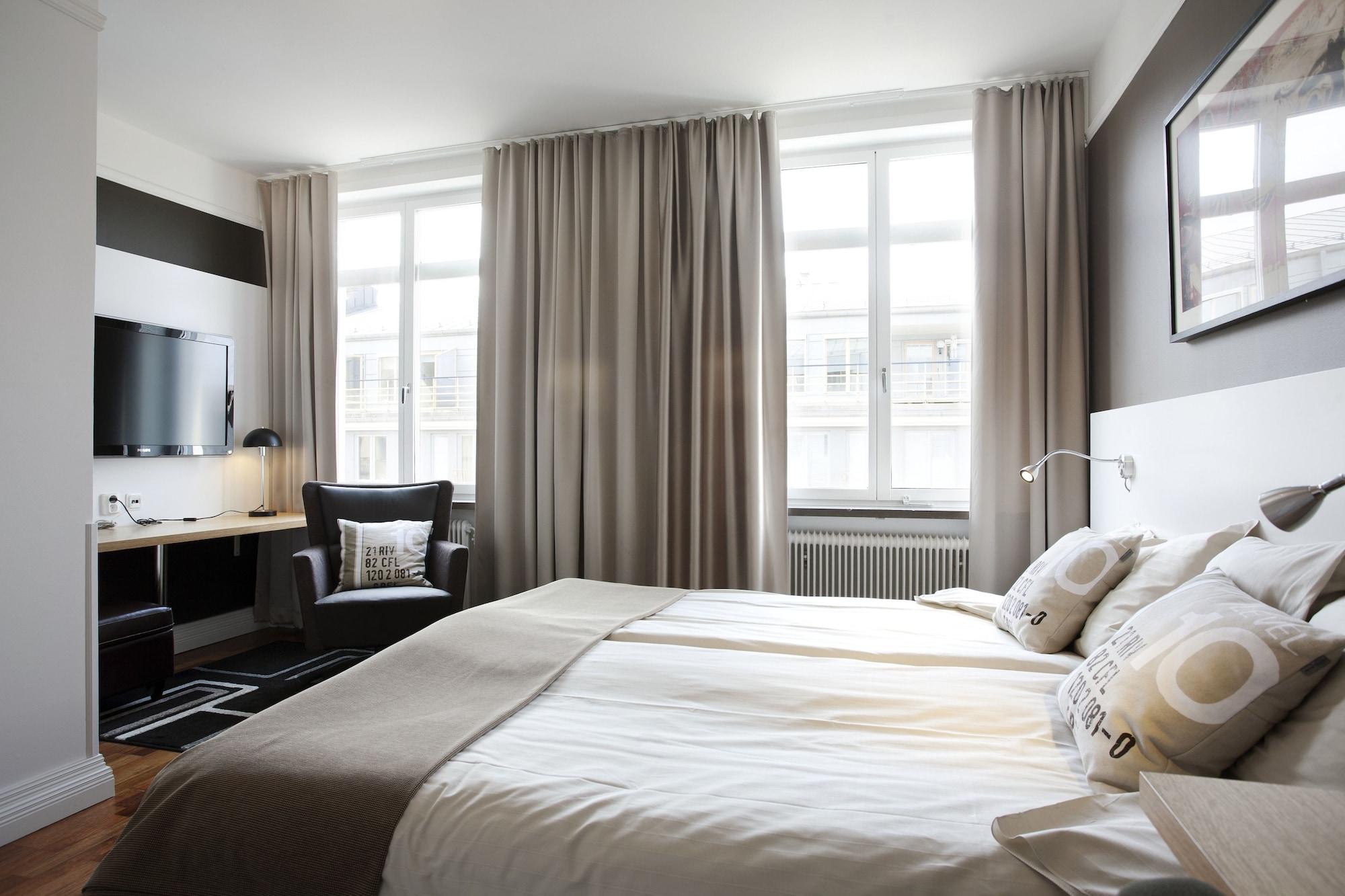 Hotel Oerebro ภายนอก รูปภาพ