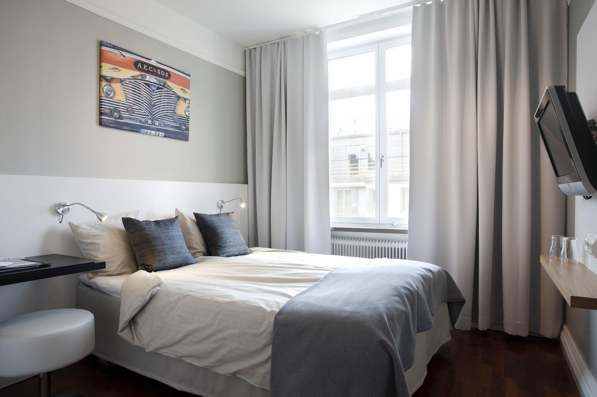 Hotel Oerebro ภายนอก รูปภาพ
