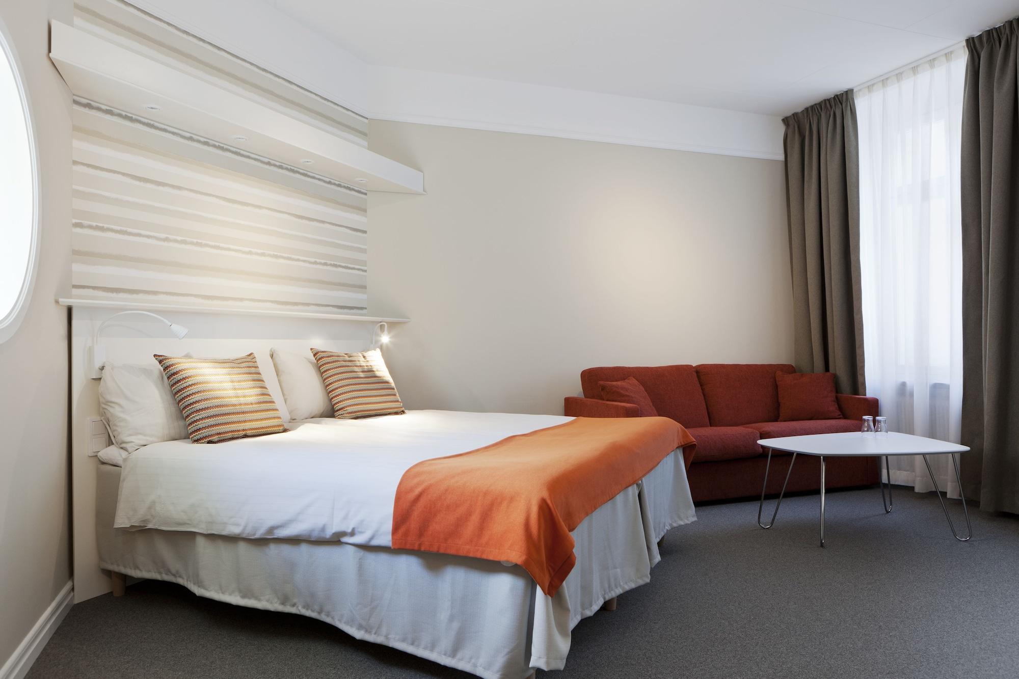 Hotel Oerebro ภายนอก รูปภาพ