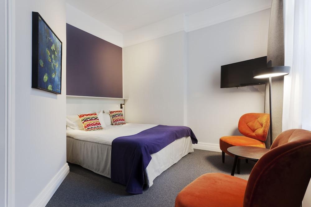 Hotel Oerebro ภายนอก รูปภาพ